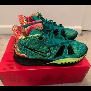 Kyrie 7’s Weatherman - Size 10